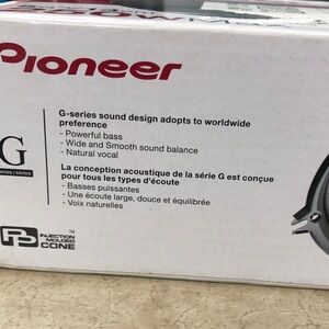 PIONEER White Box with Red Logo - G-Series Sound